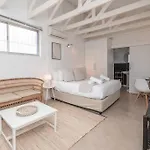 Close To Promenade - Stylish Studio Apartment