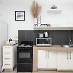 Close To Promenade - Stylish Studio Apartment